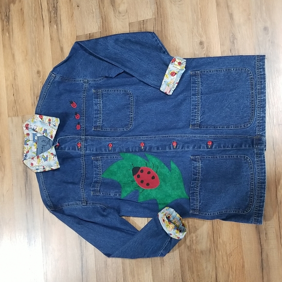LACEY J DESIGNS Custom Upcycled Embroidered Ladybug Jean Jacket - Large Pockets - Picture 1 of 11